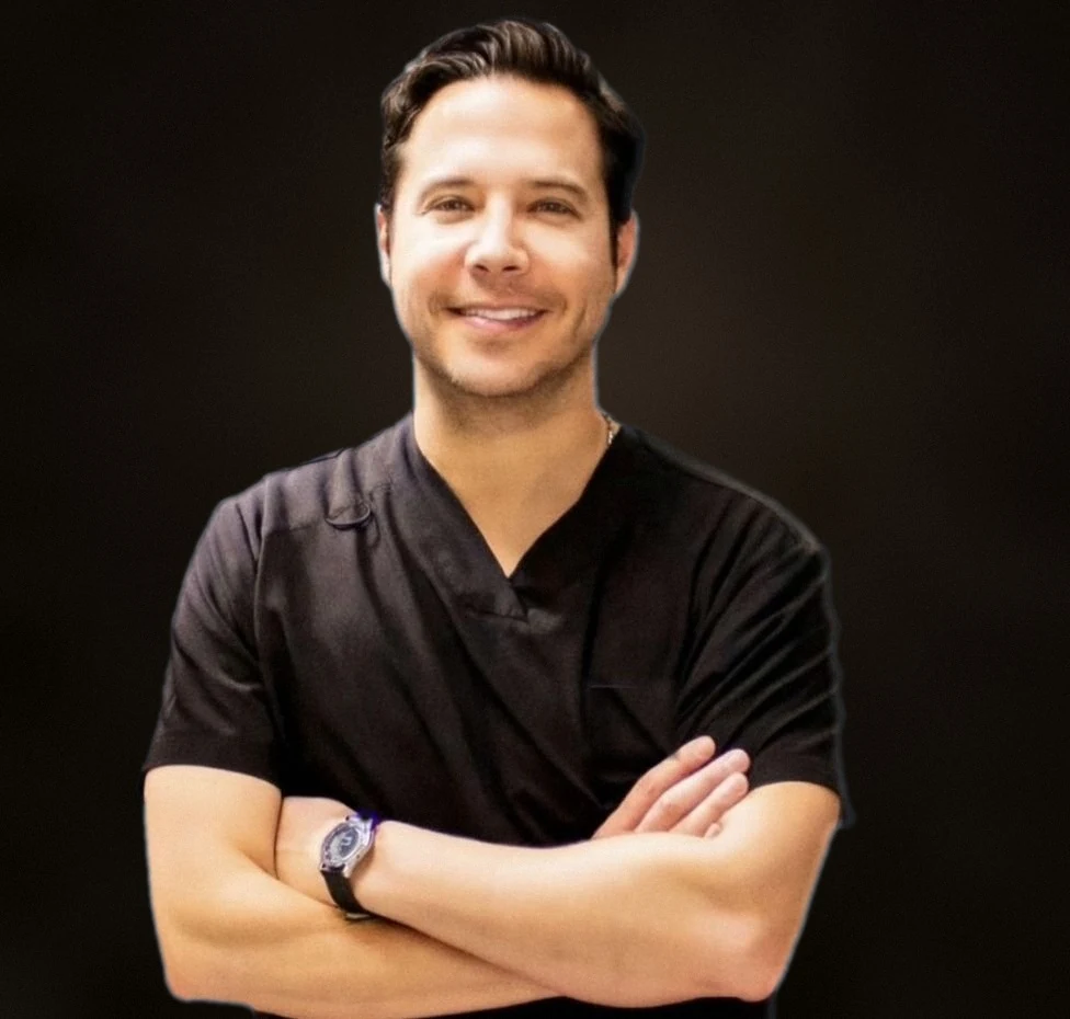 Dr. Francisco Javier Campos Cuevas — Director médico · Medicina capilar